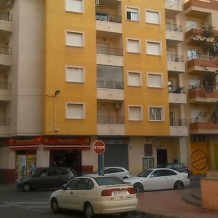 Апартаменти Torrevieja-Lugomar Екстер'єр фото